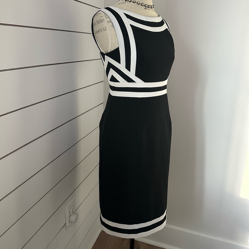 Adrianna Papell Black and White Shift Dress Color Block Sz 4 - Picture 3 of 7